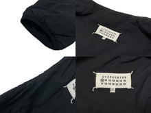 Load image into Gallery viewer, 極美品 Maison Margiela メゾンマルジェラ ダウンジャケット S50BN0449 S49986 ナイロン ポリエステル ブラック サイズ50 中古 4b010693