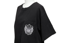 Load image into Gallery viewer, CHROME HEARTS クロムハーツ プリント 半袖Tシャツ BSフレア ロゴ ティーバー コットン ブラック ホワイト サイズM 美品 中古 4b010696