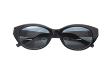 Load image into Gallery viewer, 極美品 SAINT LAURENT サンローラン サングラス ロゴ ワンポイント SL M148 ブラック プラスチック 中古 4b010766