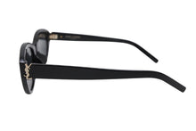 Load image into Gallery viewer, 極美品 SAINT LAURENT サンローラン サングラス ロゴ ワンポイント SL M148 ブラック プラスチック 中古 4b010766