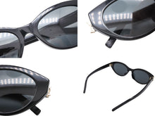 Load image into Gallery viewer, 極美品 SAINT LAURENT サンローラン サングラス ロゴ ワンポイント SL M148 ブラック プラスチック 中古 4b010766