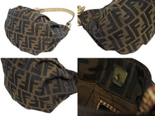 画像をギャラリービューアに読み込む, 極美品 FENDI フェンディ ズッカ シェフバッグ ミニホーボーバッグ チャーム イタリア製 ブラウン ベージュ ゴールド金具 中古 4b010825