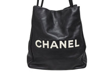 画像をギャラリービューアに読み込む, CHANEL シャネル カメリア ロゴデザイン ワンショルダーバッグ 4番台 ブラック レザー ゴールド金具 美品 中古 4b010842