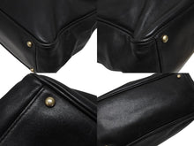 画像をギャラリービューアに読み込む, CHANEL シャネル カメリア ロゴデザイン ワンショルダーバッグ 4番台 ブラック レザー ゴールド金具 美品 中古 4b010842