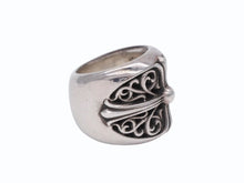 Load image into Gallery viewer, 極美品 CHROME HEARTS クロムハーツ CLASSIC OVAL クラシック オーバルクロス リング 重量約46.9g サイズ18号 シルバー925 中古 4b010872