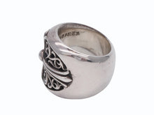 Load image into Gallery viewer, 極美品 CHROME HEARTS クロムハーツ CLASSIC OVAL クラシック オーバルクロス リング 重量約46.9g サイズ18号 シルバー925 中古 4b010872