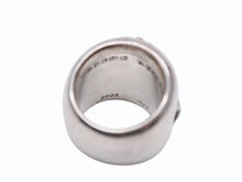 Load image into Gallery viewer, 極美品 CHROME HEARTS クロムハーツ CLASSIC OVAL クラシック オーバルクロス リング 重量約46.9g サイズ18号 シルバー925 中古 4b010872