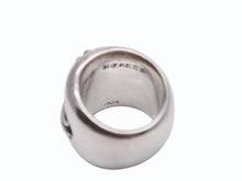 Load image into Gallery viewer, 極美品 CHROME HEARTS クロムハーツ CLASSIC OVAL クラシック オーバルクロス リング 重量約46.9g サイズ18号 シルバー925 中古 4b010872