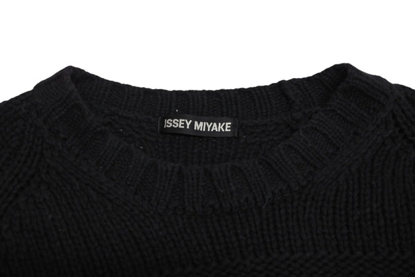 ISSEY MIYAKE イッセイミヤケ プリーツ加工 ニット ME23KN023 ブラック ウール ナイロン サイズ3 美品 中古 4b010916