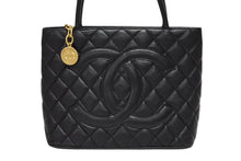 Load image into Gallery viewer, 極美品 CHANEL シャネル 復刻トート トートバッグ 7番台 ココマーク キャビアスキン ブラック ゴールド金具 中古 4b010967