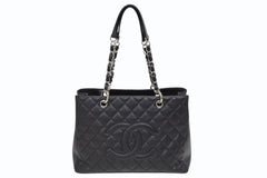極美品 CHANEL シャネル GST チェーントートバッグ A50995 12番台 キャビアスキン ココマーク ブラック シルバー金具 中古 4b010970