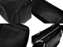 Load image into Gallery viewer, 極美品 CHANEL シャネル GST チェーントートバッグ A50995 12番台 キャビアスキン ココマーク ブラック シルバー金具 中古 4b010970