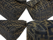 画像をギャラリービューアに読み込む, FENDI フェンディ マンマバケット ワンショルダーバッグ ズッカ柄 ブラウン キャンバス レザー シルバー金具 美品 中古 4b010978