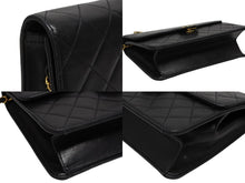 Load image into Gallery viewer, 極美品 CHANEL シャネル Sフラップ Sチェーンショルダーバッグ 4番台 ココマーク ラムスキン ブラック ゴールド金具 中古 4b010991