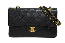 Load image into Gallery viewer, 極美品 CHANEL シャネル マトラッセ23 Wフラップ Wチェーンショルダーバッグ 4番台 ラムスキン ココマーク ブラック 中古 4b011006