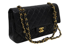 Load image into Gallery viewer, CHANEL シャネル マトラッセ25 Wフラップ Wチェーンショルダーバッグ 6番台 ココマーク ラムスキン ブラック ゴールド金具 美品 中古 4b011007