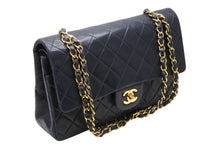 Load image into Gallery viewer, CHANEL シャネル マトラッセ25 Wフラップ Wチェーンショルダーバッグ 2番台 ココマーク ラムスキン ネイビー ゴールド金具 美品 中古 4b011008