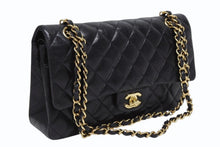 Load image into Gallery viewer, CHANEL シャネル マトラッセ25 Wフラップ Wチェーンショルダーバッグ 15番台 ココマーク ラムスキン ブラック ゴールド金具 美品 中古 4b011010