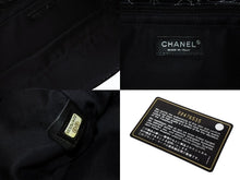 Load image into Gallery viewer, 新品同様品 CHANEL シャネル エアライン ダブルチェーン ショルダーバッグ A91182 22番台 ブラック ホワイト ナイロン シルバー金具 中古 4b011014