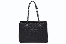 Load image into Gallery viewer, 極美品 CHANEL シャネル GST チェーントートバッグ A50995 19番台 キャビアスキン ココマーク ブラック シルバー金具 中古 4b011016