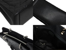 Load image into Gallery viewer, 極美品 CHANEL シャネル GST チェーントートバッグ A50995 19番台 キャビアスキン ココマーク ブラック シルバー金具 中古 4b011016