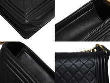 Load image into Gallery viewer, 極美品 CHANEL シャネル ボーイシャネル チェーン ショルダーバッグ 23番台 カーフスキン ココマーク ブラック ゴールド金具 中古 4b011017