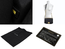 Load image into Gallery viewer, 極美品 CHANEL シャネル ボーイシャネル チェーン ショルダーバッグ 23番台 カーフスキン ココマーク ブラック ゴールド金具 中古 4b011017