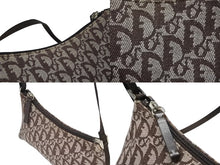 Load image into Gallery viewer, Christian Dior クリスチャンディオール サドルポーチ アクセサリーポーチ トロッター柄 ブラウン シルバー金具 美品 中古 4b011023