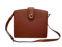 Load image into Gallery viewer, LOUIS VUITTON ルイヴィトン ショルダーバッグ M52343 カプチン ブラウン エピレザー ゴールド金具 中古 4b011046