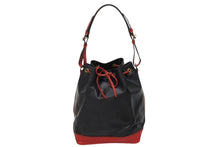 Load image into Gallery viewer, LOUIS VUITTON ルイヴィトン ショルダーバッグ エピ ノエ M44017 エピレザー バイカラー カスティリアンレッド ノワール 良品 中古 4b011047