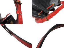 Load image into Gallery viewer, LOUIS VUITTON ルイヴィトン ショルダーバッグ エピ ノエ M44017 エピレザー バイカラー カスティリアンレッド ノワール 良品 中古 4b011047