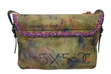 Load image into Gallery viewer, 極美品 CHANEL シャネル エンブロイダリー メッセンジャーバッグ 20番台 A92790 グラフィティ カーキ ココマーク 中古 4b011076