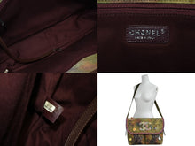 Load image into Gallery viewer, 極美品 CHANEL シャネル エンブロイダリー メッセンジャーバッグ 20番台 A92790 グラフィティ カーキ ココマーク 中古 4b011076