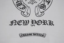 Load image into Gallery viewer, 新品未使用 CHROME HEARTS クロムハーツ 半袖 Tシャツ ホースシュー NY限定 ホワイト ブラック KIDS 中古 4b011085