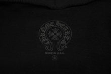 Load image into Gallery viewer, 新品未使用 CHROME HEARTS クロムハーツ ジップアップ フーディ サイズS DEADLY DOLL 希少 ピンク ブラック ホワイト 中古 4b011087