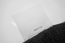 Load image into Gallery viewer, 新品未使用 CHROME HEARTS クロムハーツ クロスパッチ リストバンド 二点セット ブレスレット パイル地 ブラック ホワイト 中古 4b011092