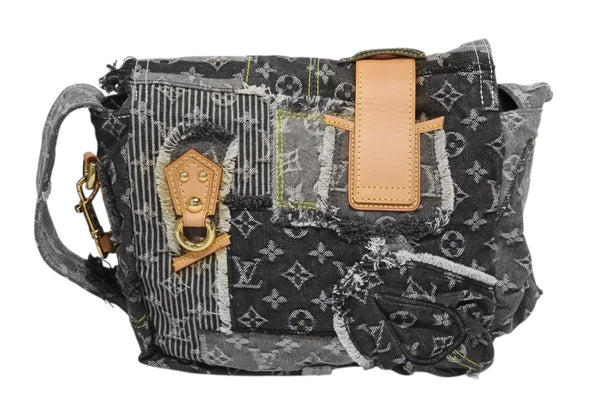 極美品 LOUIS VUITTON ルイヴィトン モノグラムデニム パッチワーク ポスティ メッセンジャーバッグ M95375 グレー 中古 4b011123