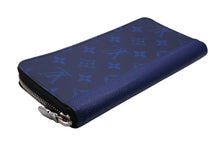 Load image into Gallery viewer, LOUIS VUITTON ルイヴィトン タイガラマ モノグラム ジッピーウォレット ヴェルティカル ターコイズブルー レザー M30447 美品 中古 4b011135