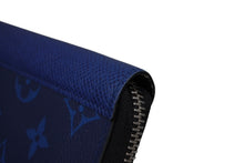 Load image into Gallery viewer, LOUIS VUITTON ルイヴィトン タイガラマ モノグラム ジッピーウォレット ヴェルティカル ターコイズブルー レザー M30447 美品 中古 4b011135