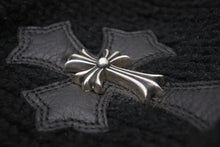 Load image into Gallery viewer, CHROME HEARTS クロムハーツ クロスパッチ ニットキャップ タイニークロス ビーニー カシミヤ レザー シルバー925 ブラック 美品 中古 4b011147