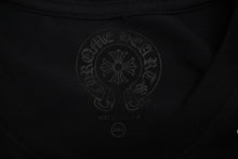 Load image into Gallery viewer, 極美品 CHROME HEARTS クロムハーツ 長袖Tシャツ 長袖カットソー サイズXXL ブラック コットン プリント ホノルル限定 中古 4b011158