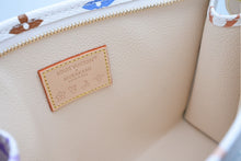 Load image into Gallery viewer, 新品未使用 LOUIS VUITTON ルイヴィトン LV × TM ポッシュ トワレ 19 ポーチ M28241 IC ホワイト マルチカラー ゴールド金具 中古 4b011161