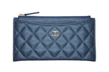 Load image into Gallery viewer, 極美品 CHANEL シャネル マトラッセ コインケース ポーチ ココマーク 25番台 キャビアスキン ブルー ゴールド金具 中古 4b011175