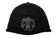 Load image into Gallery viewer, 極美品 CHROME HEARTS クロムハーツ BSフレア レザーパッチ ニットキャップ BSフレア ボタン ビーニー カシミヤ ブラック ONE SIZE 中古 4b011191