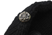 Load image into Gallery viewer, 極美品 CHROME HEARTS クロムハーツ BSフレア レザーパッチ ニットキャップ BSフレア ボタン ビーニー カシミヤ ブラック ONE SIZE 中古 4b011191