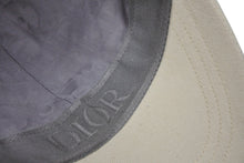 Load image into Gallery viewer, DIOR ディオール 23SS DenimTears ロゴ刺繍 ベースボールキャップ 383C911E4511 アイボリー サイズS 美品 中古 4b011206