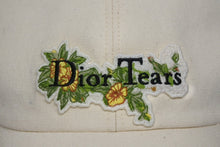Load image into Gallery viewer, DIOR ディオール 23SS DenimTears ロゴ刺繍 ベースボールキャップ 383C911E4511 アイボリー サイズS 美品 中古 4b011206