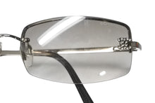 Load image into Gallery viewer, CHANEL シャネル リムレス サングラス サイズ56◻︎16 130 ココマーク メタル プラスチック グレー シルバー 美品 中古 4b011210