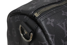 Load image into Gallery viewer, 新品同様 LOUIS VUITTON ルイヴィトン キーポル バンドリエール55 ボストンバッグ M40605 モノグラムエクリプス 中古 4b011222