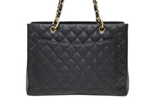 Load image into Gallery viewer, CHANEL シャネル チェーントートバッグ GST ブラック キャビアスキン A50995 ココマーク ブラック ゴールド金具 美品 中古 4b011231